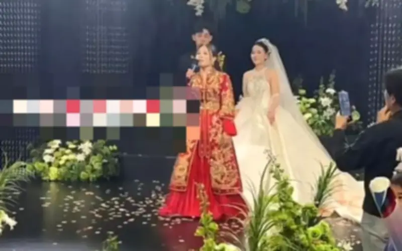 Mẹ chồng diện lễ phục cưới lấn át cô dâu gây tranh cãi