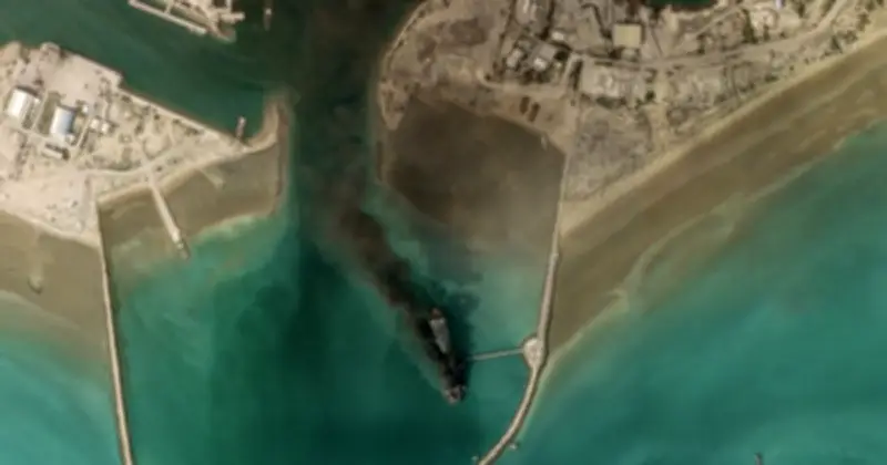 Mỹ không kích Iran tại eo biển Hormuz, căng thẳng leo thang