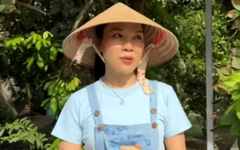 Mỹ Tâm khoe vườn cây trái sai quả, hào hứng ăn chôm chôm tại biệt phủ