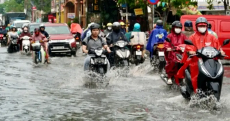 Mưa giông giúp giảm tải điện miền Bắc, tiết kiệm điện vẫn cần thiết