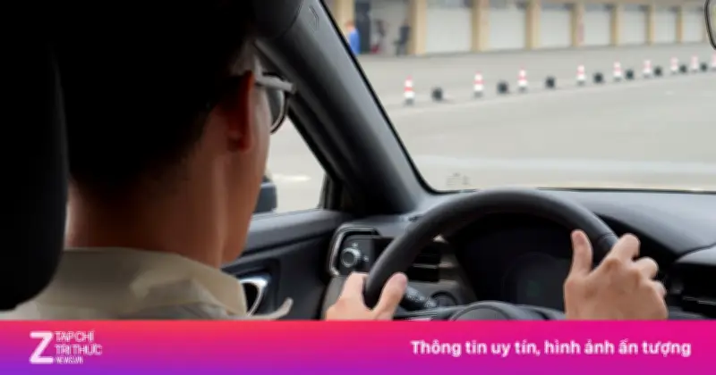 Mùa nắng nóng: Bí quyết bảo vệ xe ô tô và an toàn cho người lái