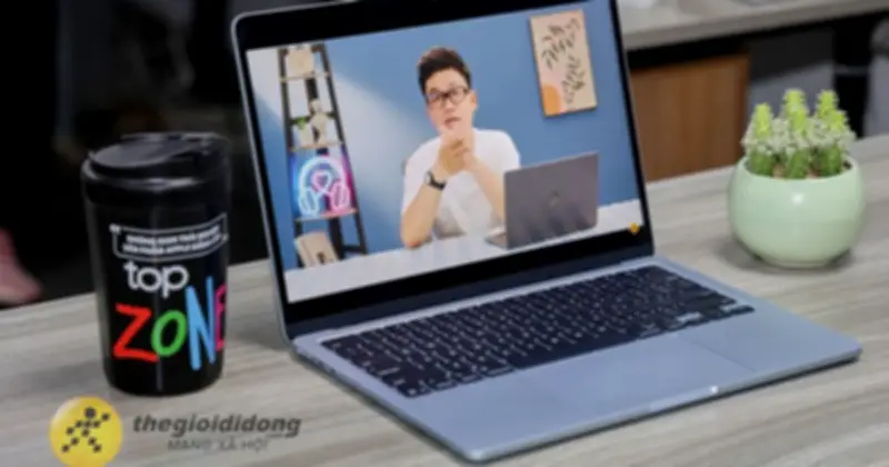MacBook Air M4: RAM 16GB, thiết kế mỏng nhẹ, pin 12 tiếng