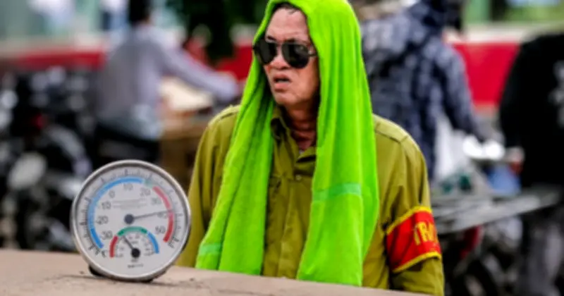 Miền Bắc và Trung Bộ nắng nóng đỉnh điểm 4 ngày, có nơi trên 39°C