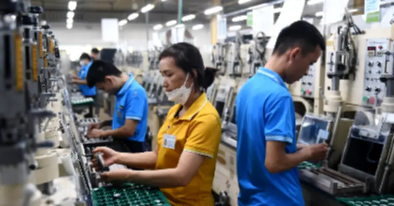 Một nền kinh tế đi hai tốc độ: Cơ hội và thách thức