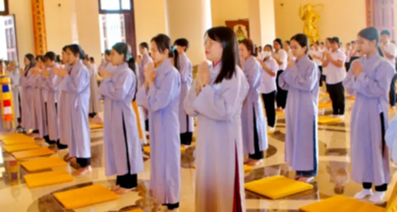 Mua phát đạn, người trẻ chọn một ngày tự bắt quan tài?