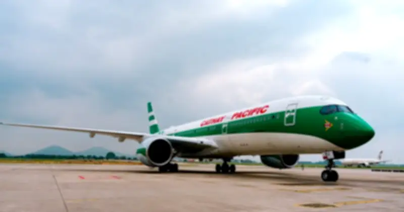 Máy bay Airbus A350 sơn hoài cổ lần đầu hạ cánh tại Nội Bài