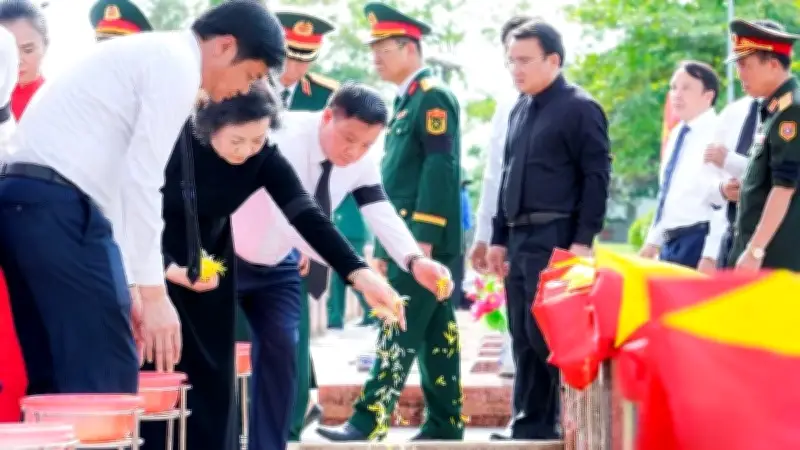 Đón 80 hài cốt liệt sĩ quân tình nguyện hy sinh tại Lào trở về quê hương