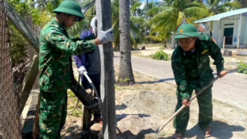 Đồn Biên phòng Xuân Hòa triển khai mô hình 'Thắp sáng đường quê'