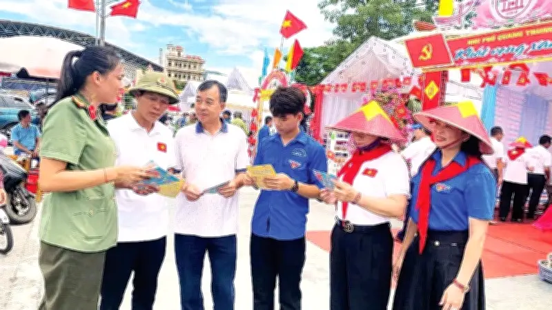 Nữ công an cơ sở: Bản lĩnh, nhân văn, gần dân, vì nhân dân phục vụ