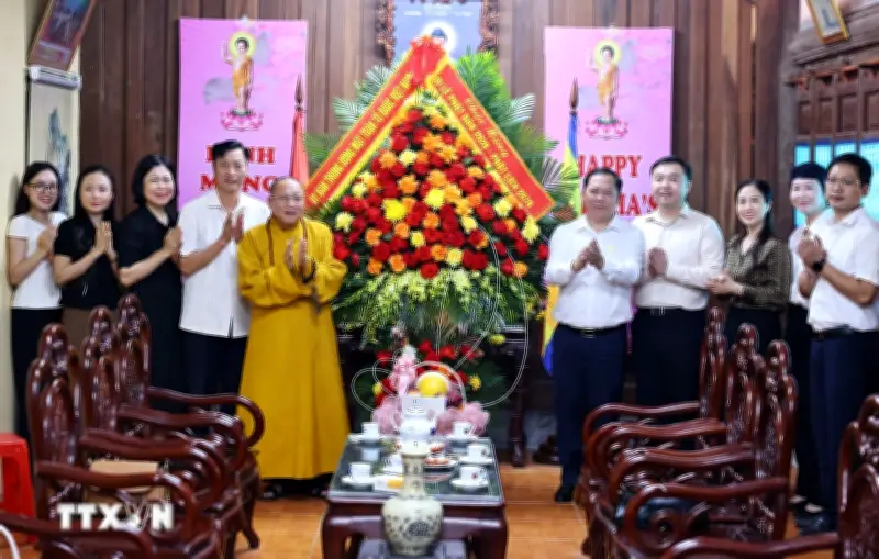 Đón mừng mùa Phật đản: Niềm vui, hạnh phúc và an lạc tràn đầy