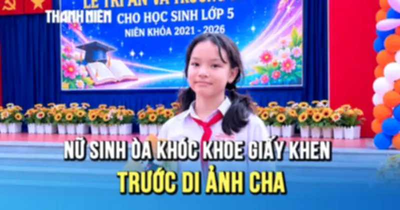 Nữ sinh mồ côi cha mẹ vì Covid-19 và bệnh suy thận khóc nức nở khi nhận giấy khen