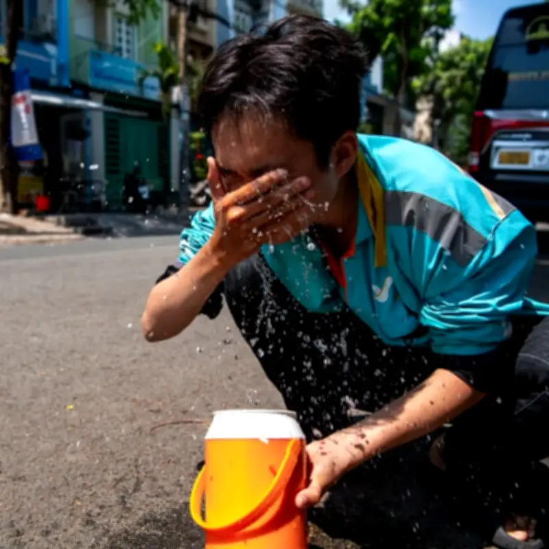 Nam Bộ nóng như chảo lửa, nhiệt độ cảm nhận vượt ngưỡng 40 độ C