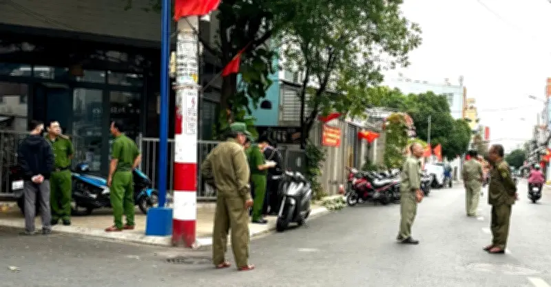 Nam thanh niên 22 tuổi tử vong sau khi rơi từ lầu cao ở TP.HCM