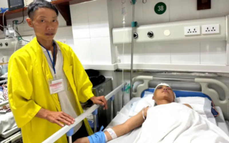 Nam thiếu niên người H'Mông bị chấn thương sọ não sau tai nạn, gia đình bất lực kêu gọi 40 triệu đồng để điều trị