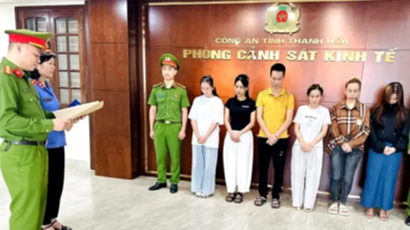 Đường dây nước hoa giả 200 tỷ đồng bị triệt phá tại Thanh Hóa