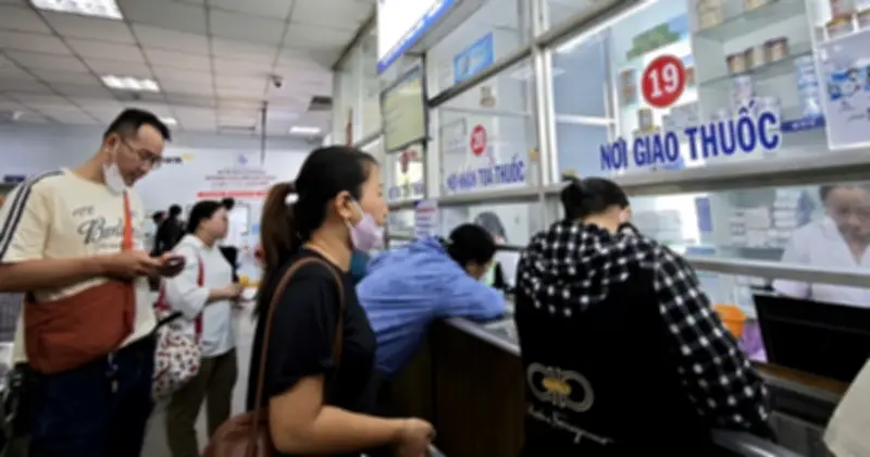 Đừng để người bệnh tự mua thuốc: Giải pháp cung ứng đầy đủ