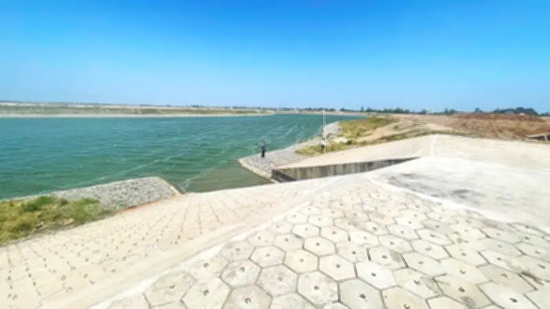 Ứng phó hạn mặn: Đầu tư hồ chứa nước ngọt tại Vĩnh Long