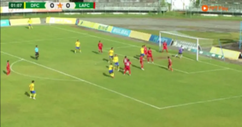 Đồng Tháp 1-1 Long An: Nhóm cười bằng cảm chân nhau