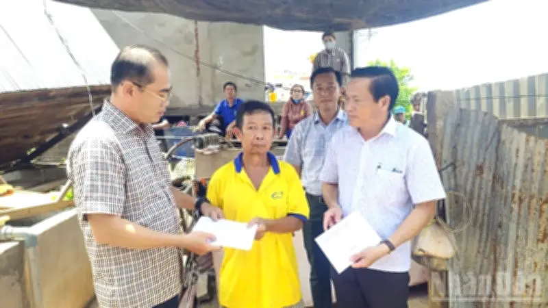 Đồng Tháp và Nghệ An hỗ trợ hộ dân thiệt hại do dông lốc