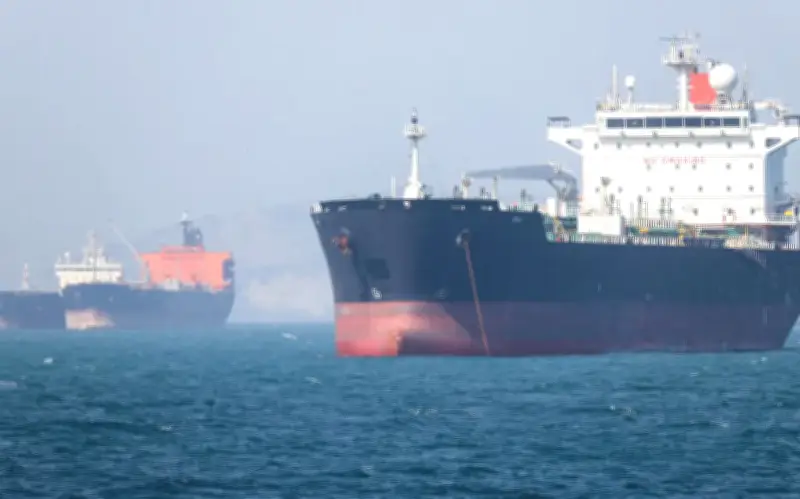 Ông Trump tạm dừng Dự án tự do tại eo biển Hormuz, chờ thỏa thuận với Iran
