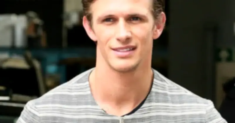 Người mẫu kiêm sao truyền hình thực tế Jake Hall qua đời ở tuổi 36