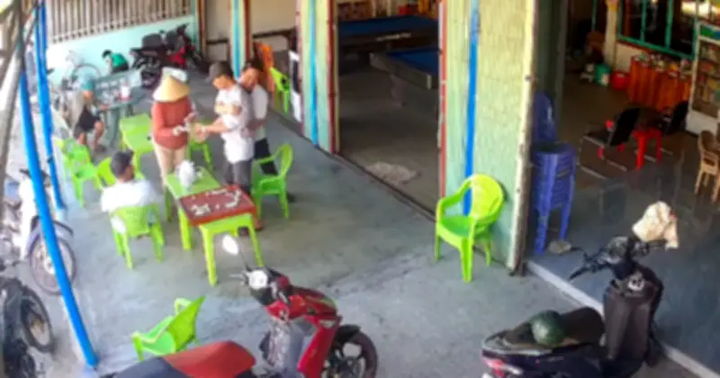 Người đàn ông trúng 5 tờ độc đắc xổ số miền Nam, vỡ òa hạnh phúc