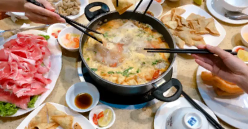 Người phụ nữ loét thực quản vì thói quen khi ăn lẩu