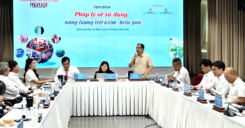 Ngành điện miền Nam nỗ lực tiết kiệm điện, phát triển điện mặt trời mái nhà