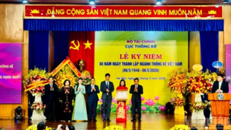 Ngành thống kê đón nhận Huân chương Lao động hạng Nhất, hướng tới chuyển đổi số mạnh mẽ