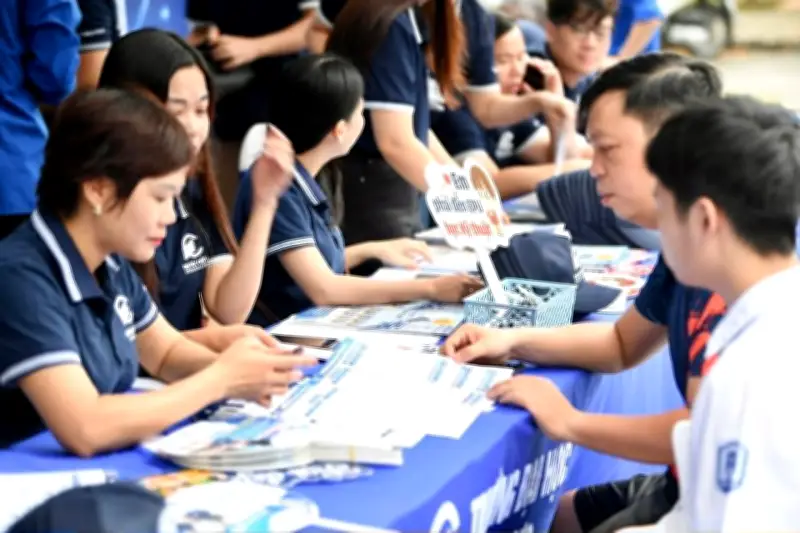 Ngày hội tuyển sinh khối ngành khoa học công nghệ 2026 thu hút 5.000 học sinh
