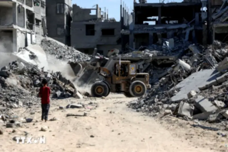 Ngày hạnh phúc nhất đời của các cặp đôi giữa bóng tối hoang tàn ở Gaza