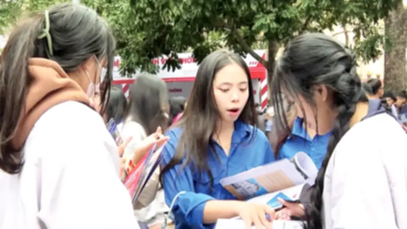 Định hướng nghề nghiệp thời AI: Hiểu mình, hiểu nghề, sẵn sàng thích ứng