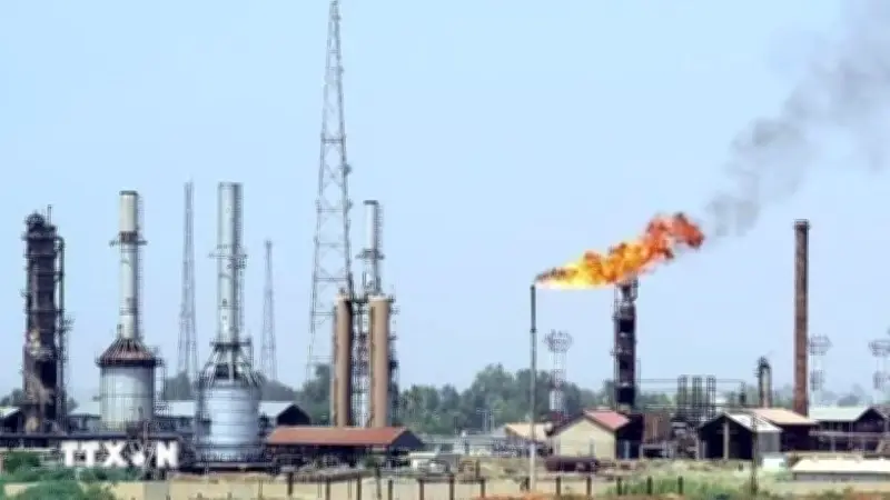 Nhà máy lọc dầu lớn nhất Libya ngừng hoạt động do xung đột vũ trang