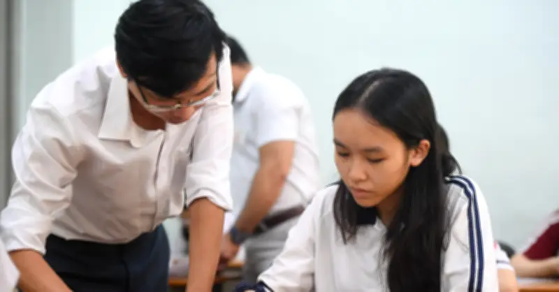 Nhiều thí sinh thi lớp 10 TPHCM năm 2026 sẽ được viết bài hộ