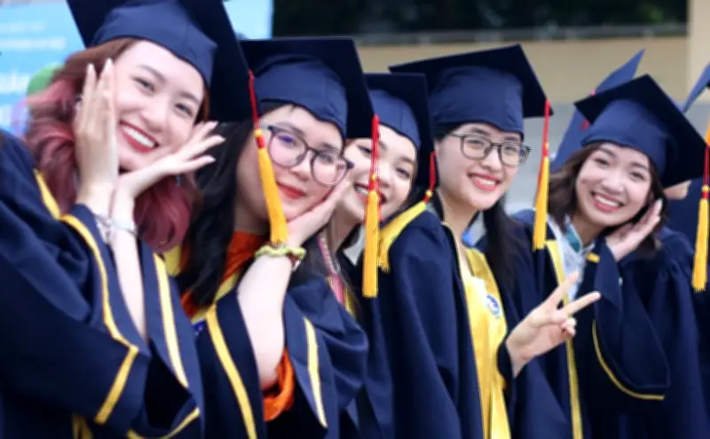 Những ngành trường đại học sinh viên được miễn 100% học phí