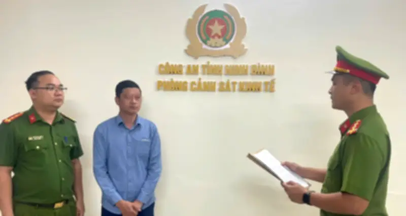 Ninh Bình khởi tố Phó trưởng Ban Văn hóa xã hội chiếm đoạt 60 triệu tiền từ thiện