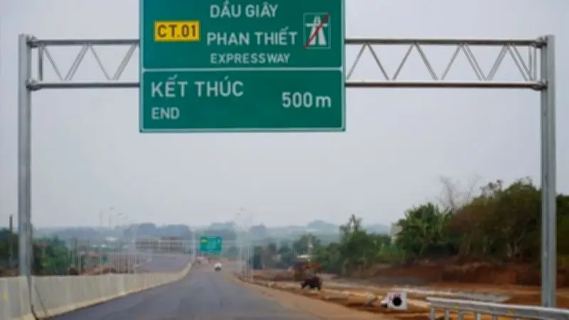 Năm dự án cao tốc Bắc-Nam thu phí vượt kế hoạch, hệ thống kiểm soát tải trọng chưa hoạt động