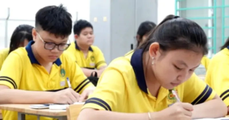 Nên xây trường để học lớp 10 gần nhà, giảm áp lực thi cử