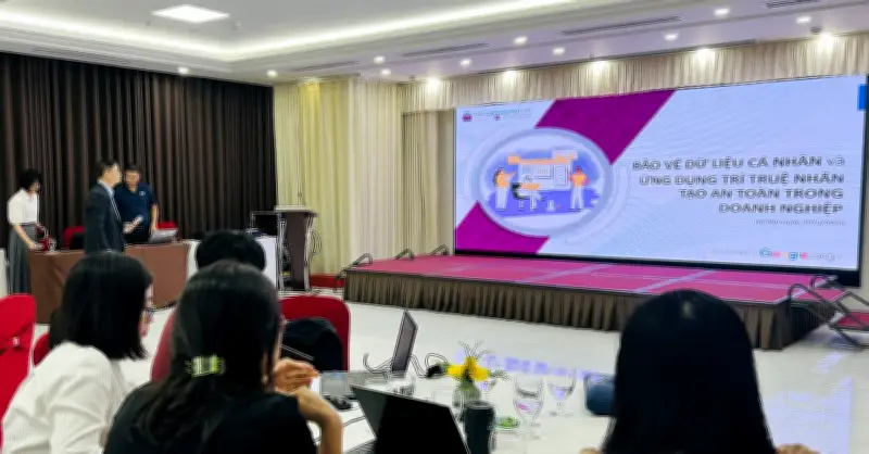 Nâng cao nhận thức cho nữ doanh nhân về vấn đề sống còn trong thời đại số