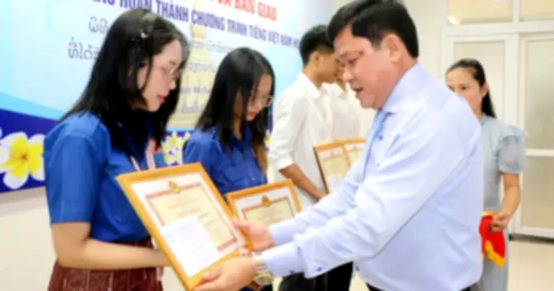 Đà Nẵng hỗ trợ lưu học sinh Lào và phẫu thuật tim cho trẻ em