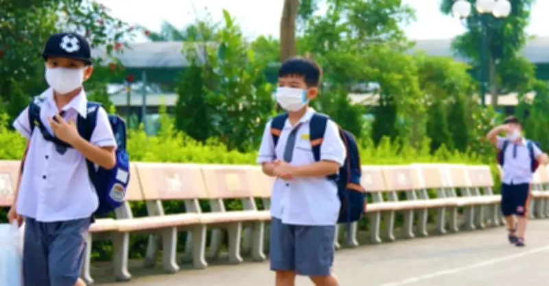 Nắng nóng gay gắt, Hà Nội yêu cầu dừng hoạt động ngoài trời với học sinh