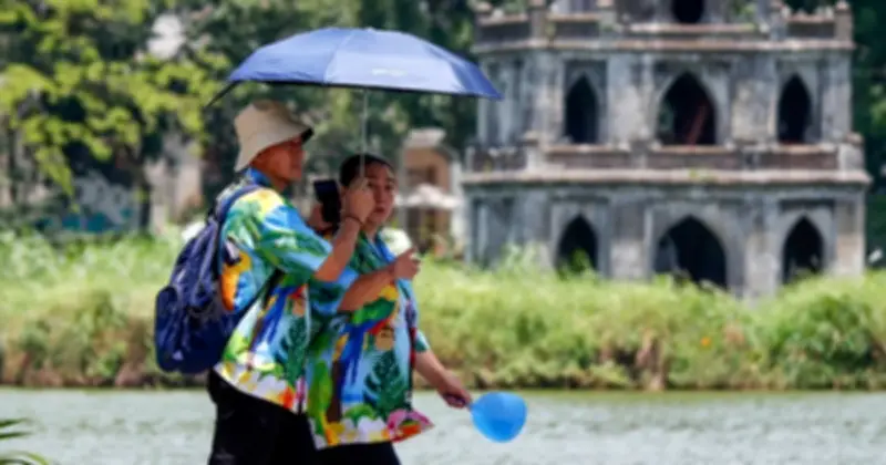 Nắng nóng kỷ lục 39,7 độ C tại Hà Nội, báo động đỏ cháy rừng 7 tỉnh