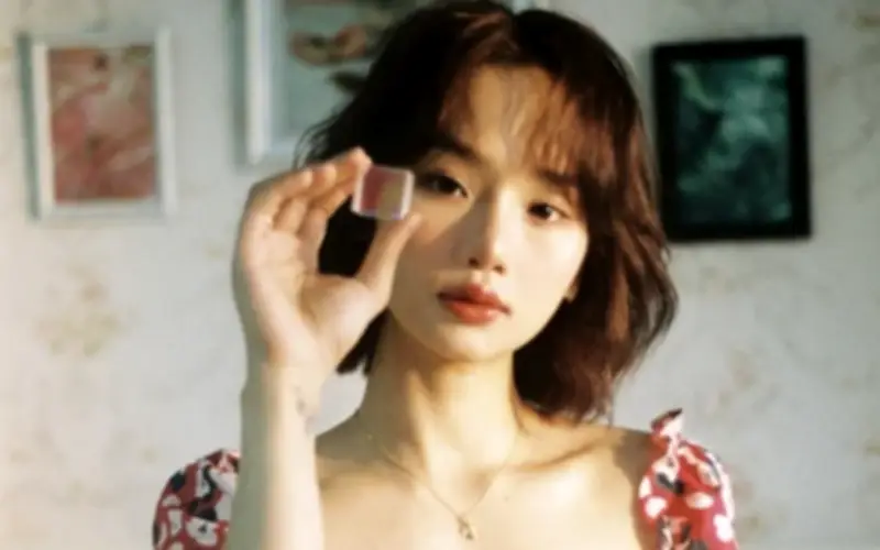 Đạo diễn từng cảnh báo Miu Lê 'sáng như trăng rằm' là điều cực kỳ nguy hiểm