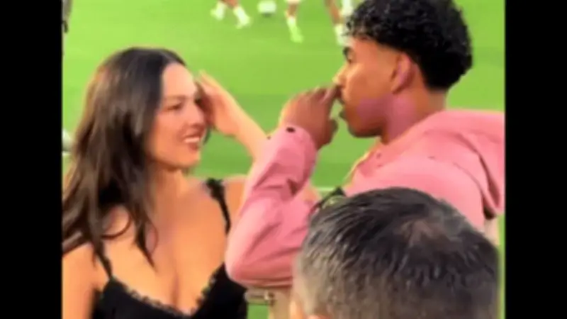 Olivia Rodrigo gây sốt khi gặp Lamine Yamal tại El Clasico