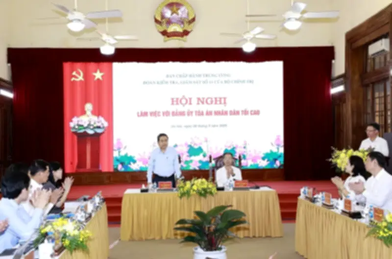 Đoàn kiểm tra số 11 của Bộ Chính trị làm việc với Đảng ủy Tòa án nhân dân