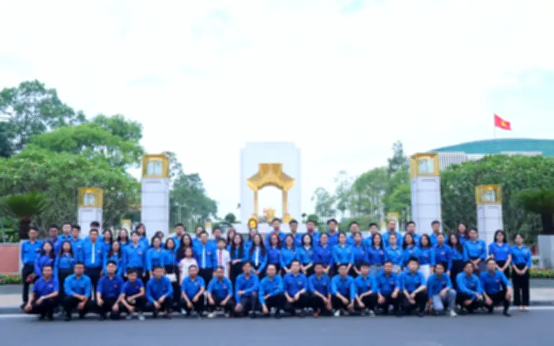 Đoàn Thanh niên tổ chức sinh hoạt chính trị kỷ niệm 136 năm ngày sinh Bác Hồ