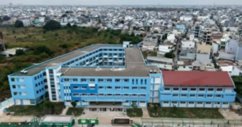 Áp lực kép của siêu đô thị giáo dục TP.HCM: Sáp nhập và biến động dân số