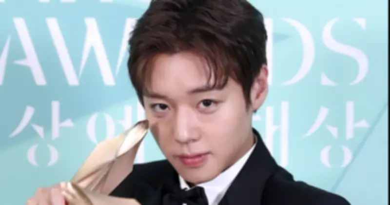 Park Ji Hoon gây sốt tại Việt Nam: Vé VVIP cháy hàng sau vài giờ mở bán