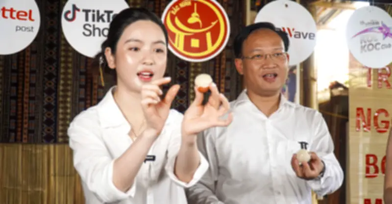 Phó Chủ tịch tỉnh Bắc Ninh cùng TikToker livestream bán vải thiều, thu hút hơn 832.000 lượt xem