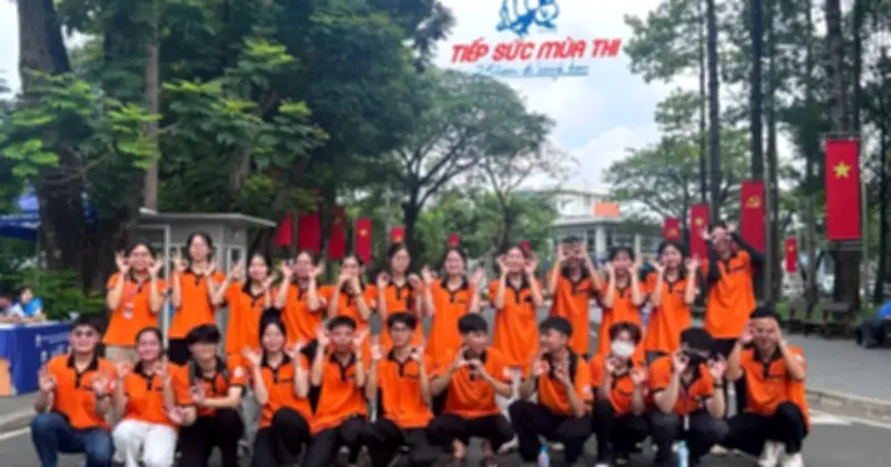 Phụ huynh lo lắng, được tiếp sức tại kỳ thi đánh giá năng lực đợt 2